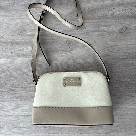 Kate Spade Crossbody Purse in Cream and Tan - Picture 1 of 11